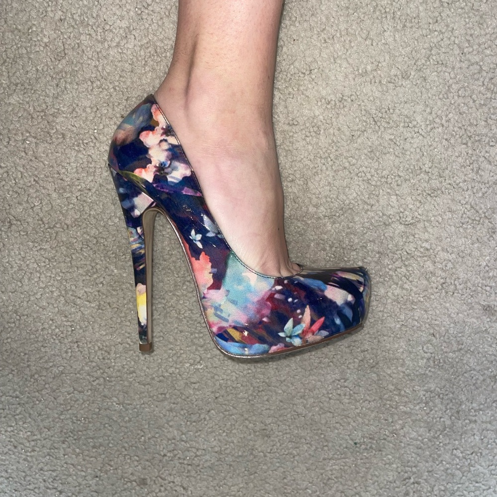 Truth Or Dare Pumps By Madonna - Stiletto - Picture 3 of 11